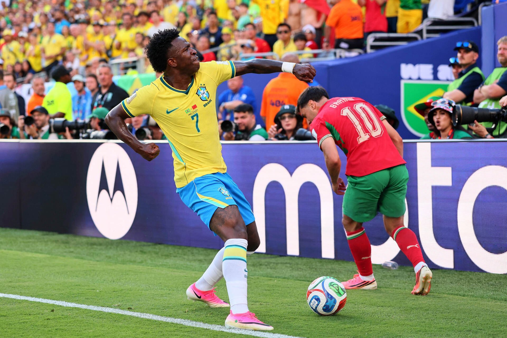 Debut con sabor amargo para Brasil, pero estira su increíble récord