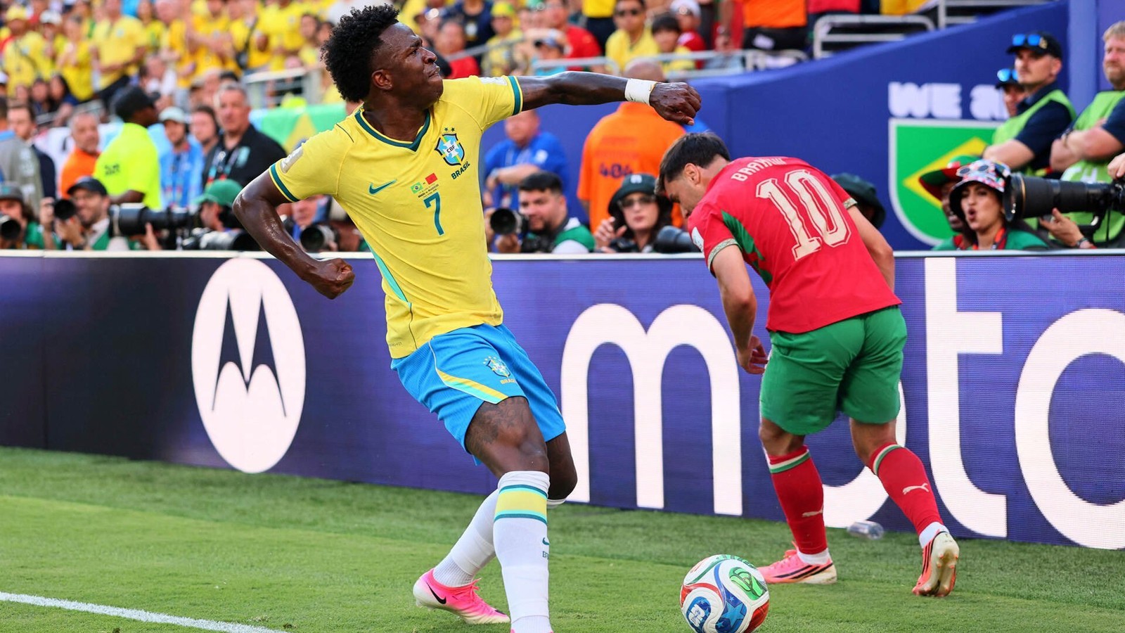 Debut con sabor amargo para Brasil, pero estira su increíble récord
